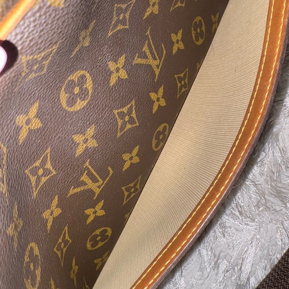 Louis Vuitton monogram reporter bag - Picture 8 of 10